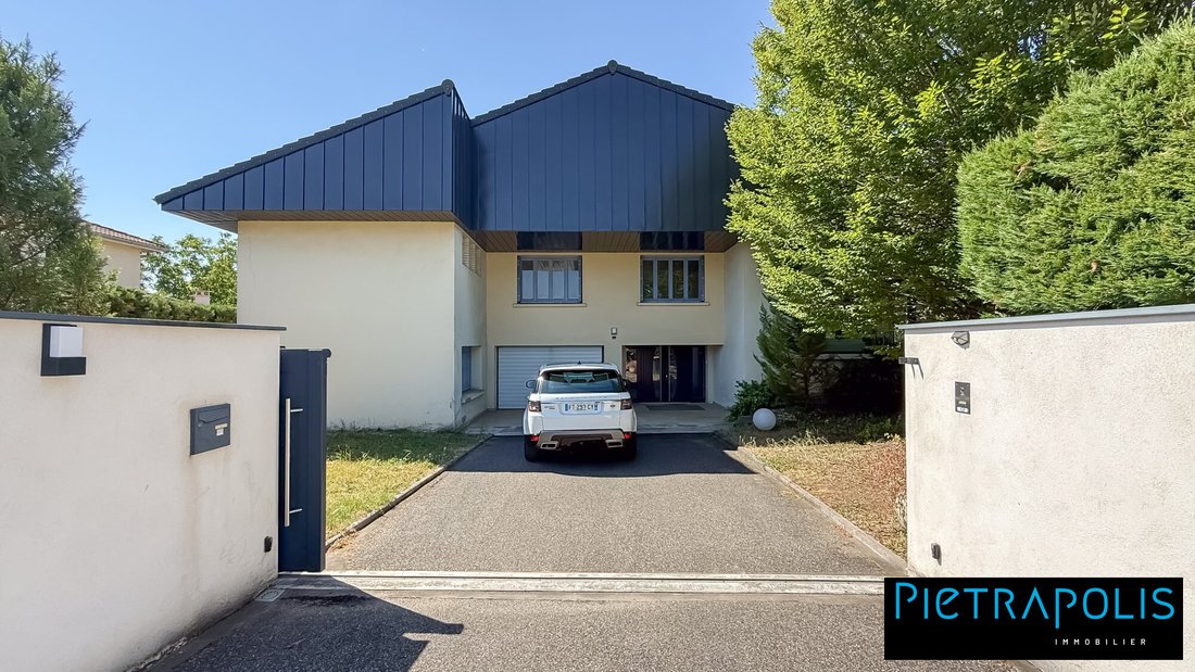 Villa in Dagneux, Auvergne-Rhône-Alpes, France 1 - 18480968