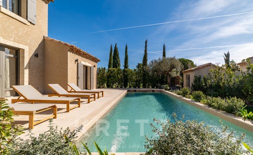 House in Saint-Rémy-de-Provence, Provence-Alpes-Côte d'Azur, France 1