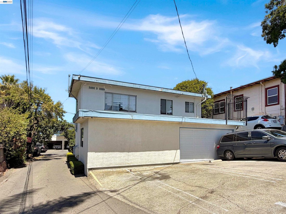 Oakland, California, United States 2 - 18481272