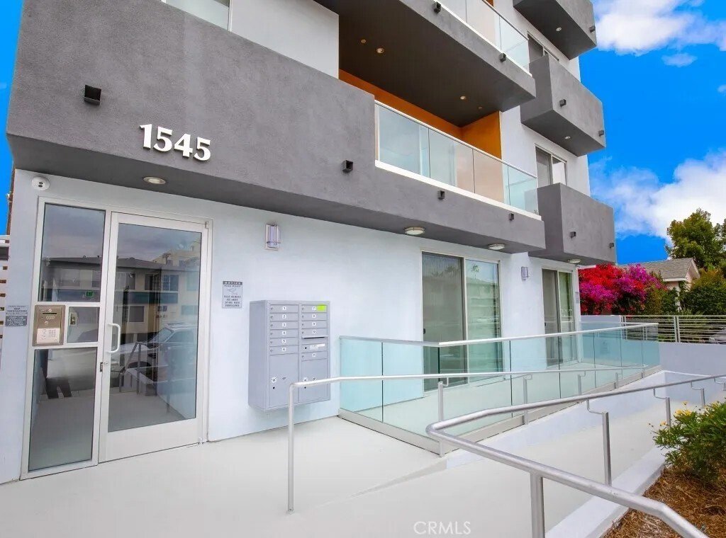 Los Angeles, California, United States 3 - 18408493