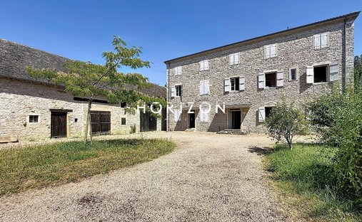 House in Centre Ville, Tournus, France 1