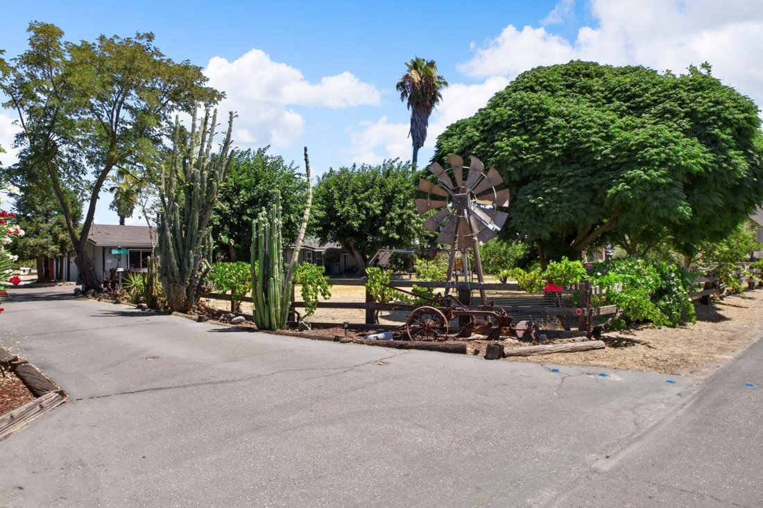 House in Manteca, California, United States 3 - 18481563
