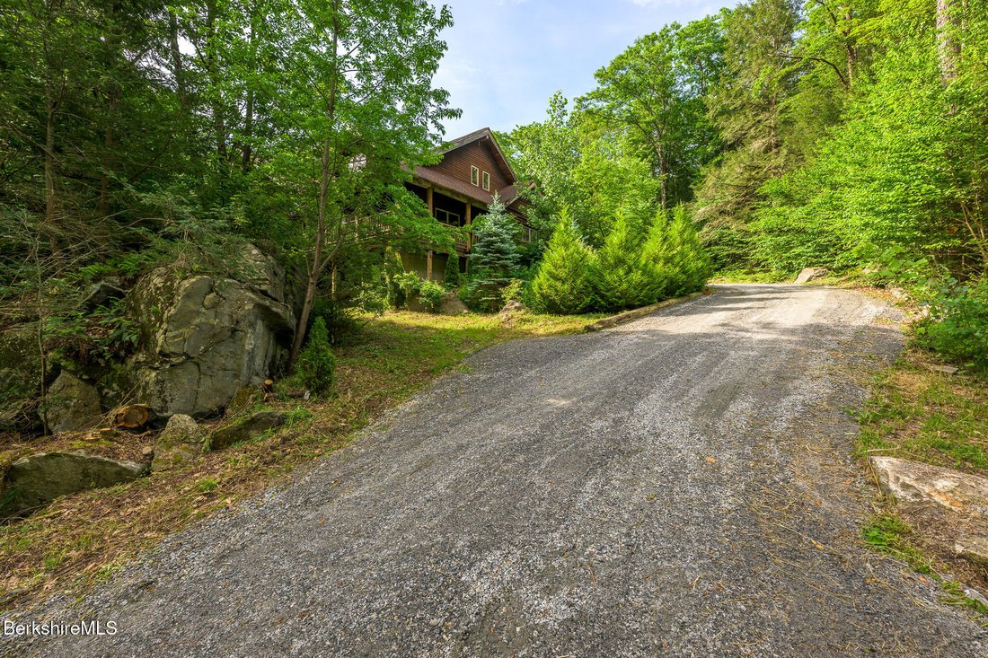 House in Sandisfield, Massachusetts, United States 3 - 18480747
