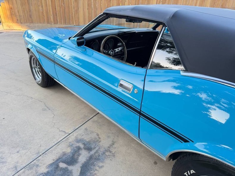 Cabriolet in Glendale, United States 4 - 18481231