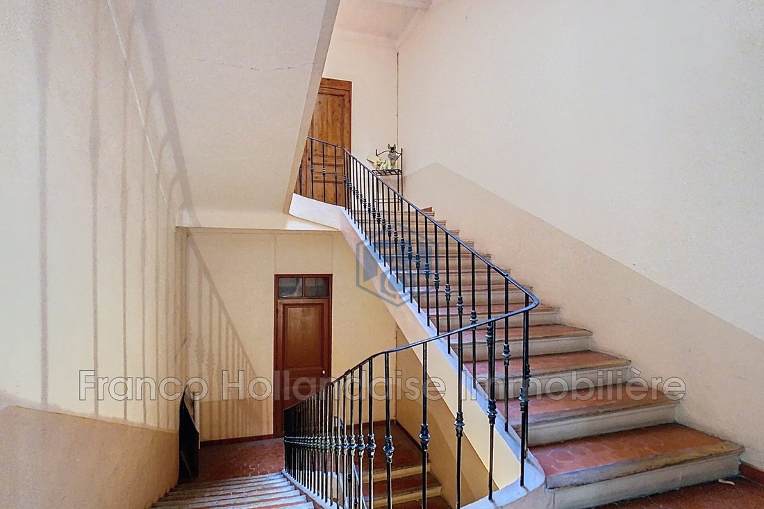 Villa in Centre, Vallauris, France 3 - 18481643