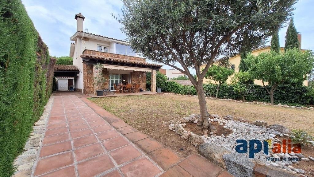 Villa in Premia de Dalt, Catalonia, Spain 3 - 18481342