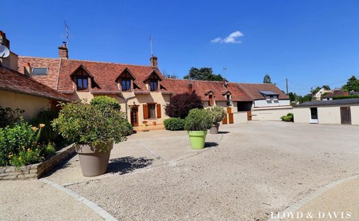 House in Nogent-sur-Vernisson, Centre-Val de Loire, France 1