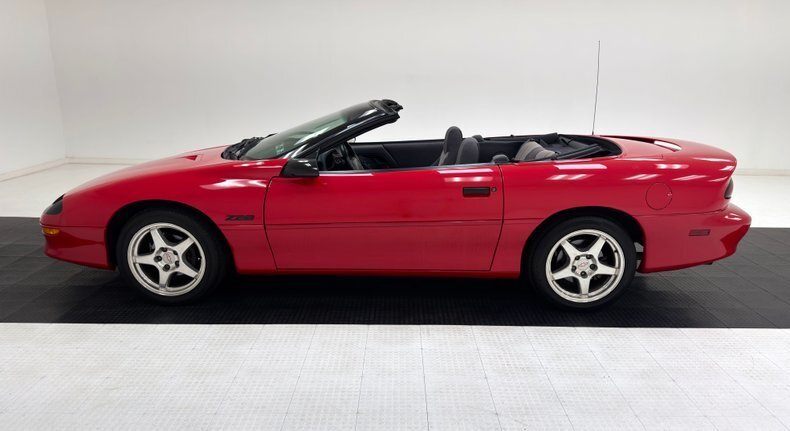 Cabriolet in Morgantown, United States 4 - 18481244