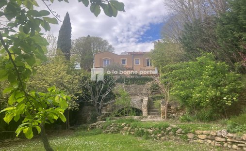 Villa in Cadenet, Provence-Alpes-Côte d'Azur, France 1