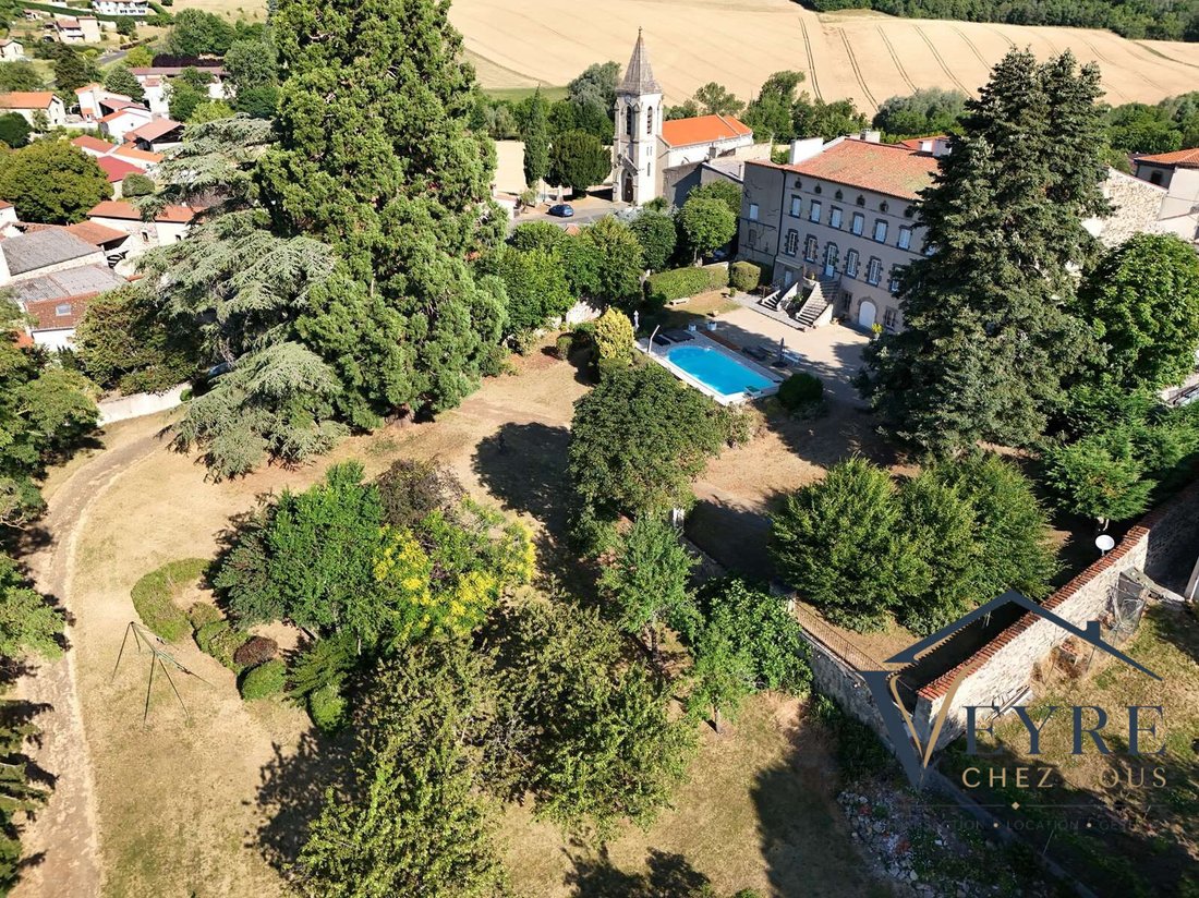 House in Busseol, Auvergne-Rhône-Alpes, France 1 - 18480896