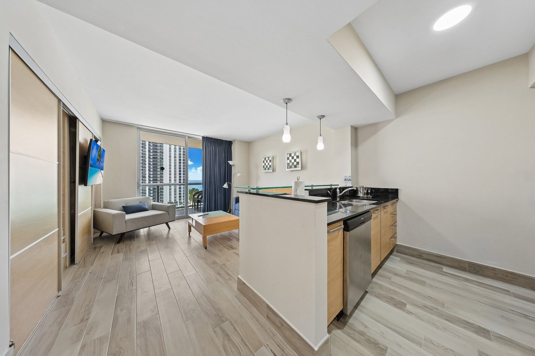 Condo in Golden Beach, Florida, United States 5 - 18480666