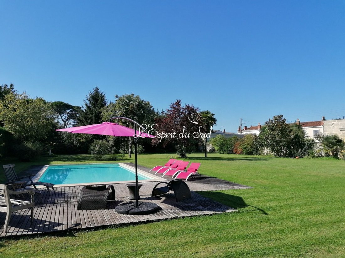 House in Libourne, Nouvelle-Aquitaine, France 2 - 17432863