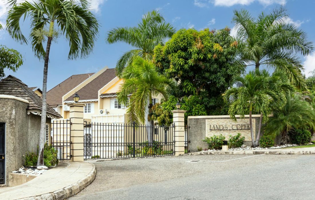 House in Kingston 8, Jamaica 1 - 18480662