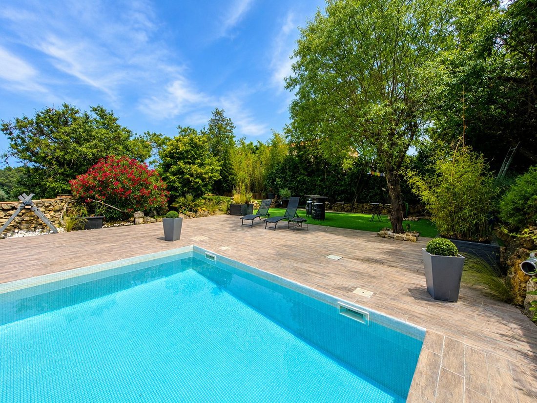 Villa a Belcodène, Provenza-Alpi-Costa Azzurra, Francia 2 - 18480847