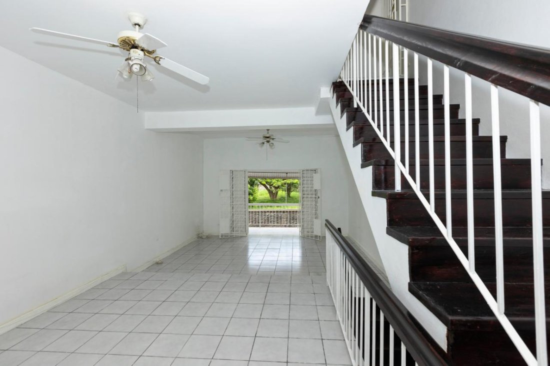 House in Kingston 8, Jamaica 3 - 18480662