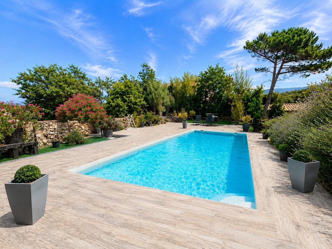 Villa a Belcodène, Provenza-Alpi-Costa Azzurra, Francia 1 - 18480847
