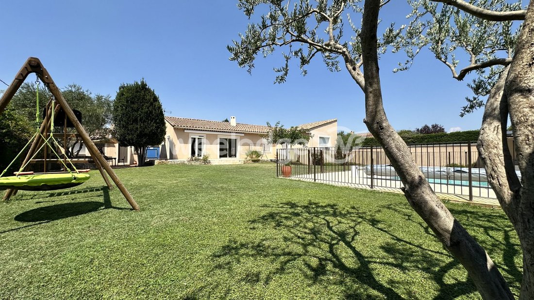 House in Ouest, Entraigues-sur-la-Sorgue, France 1 - 18480945