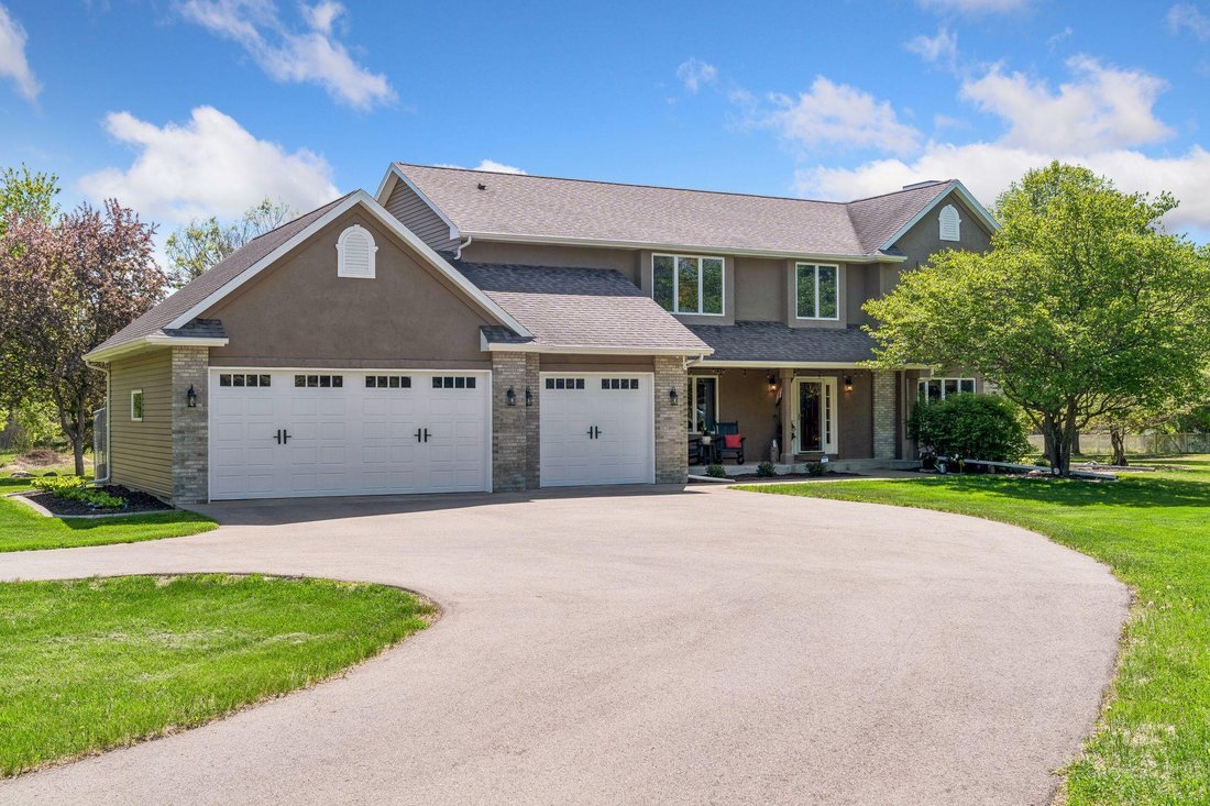 House in Centerville, Minnesota, United States 1 - 18481535