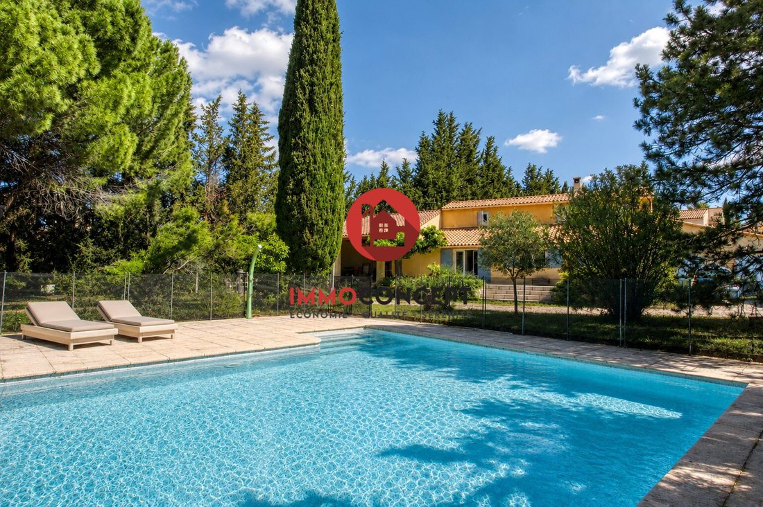 Villa in Pujaut, Occitania, France 1 - 18480810