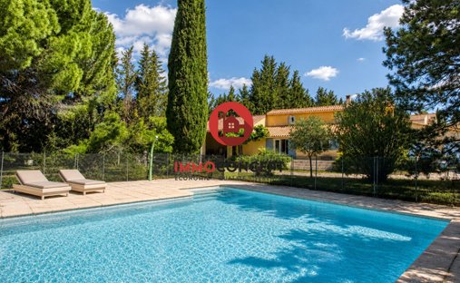 Villa in Pujaut, Occitania, France 1
