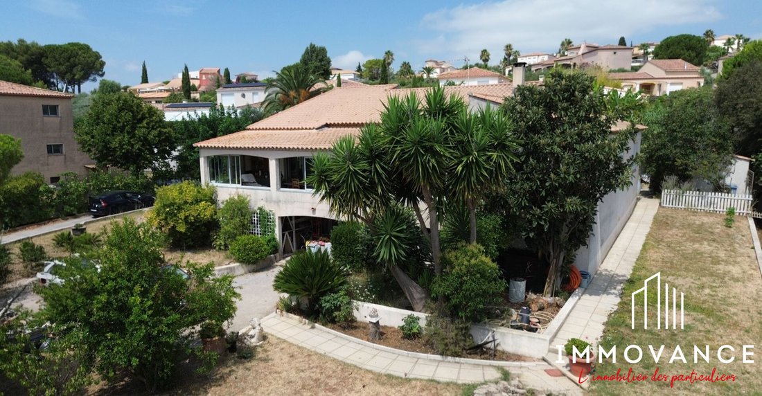 Villa in Bouzigues, Occitania, France 2 - 18323719