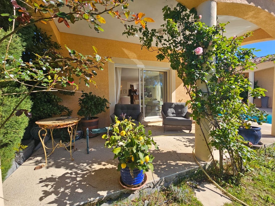 Villa in Bouzigues, Occitania, France 4 - 18480797