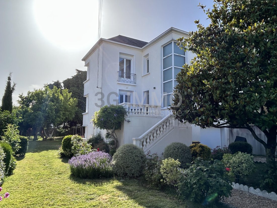 House in Saint-Cyr-sur-Loire, Centre-Val de Loire, France 1 - 18245874