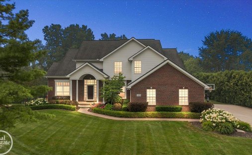 House in Orion charter Township, Michigan, United States 1