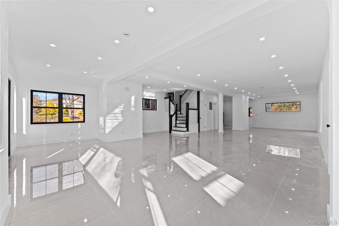 House in New York, New York, United States 4 - 18481154