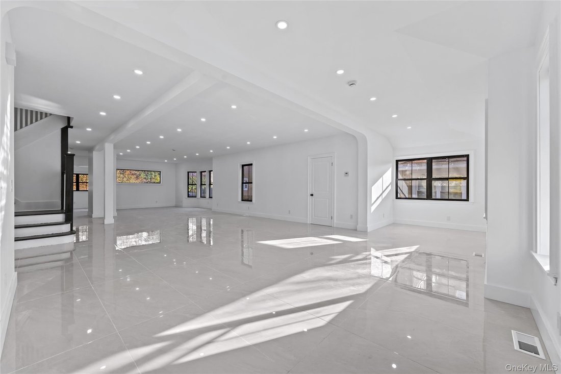 House in New York, New York, United States 3 - 18481154
