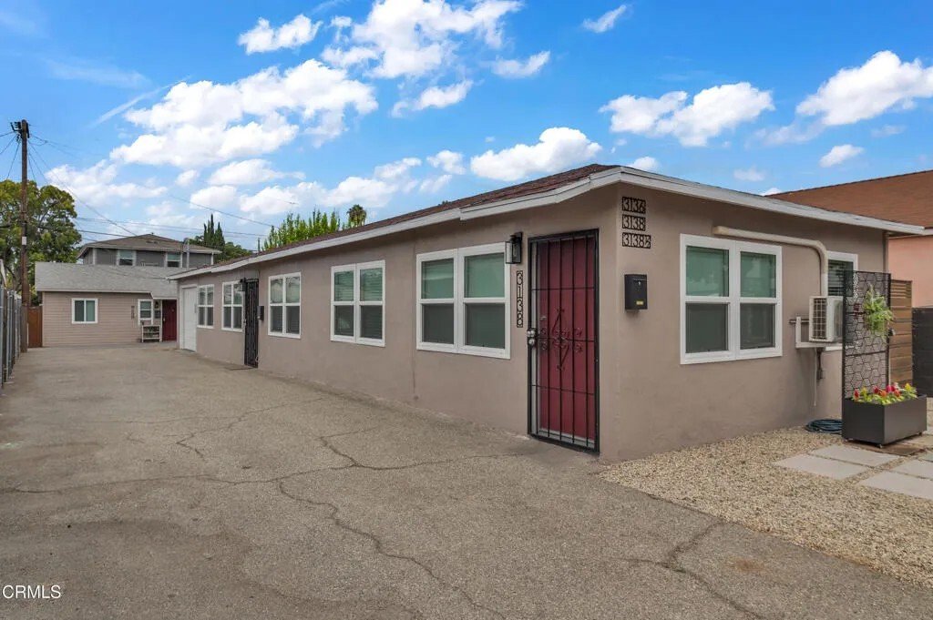 Los Angeles, California, United States 3 - 18481423