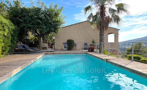 Villa à Le Revest-les-Eaux, Provence-Alpes-Côte d'Azur, France 1