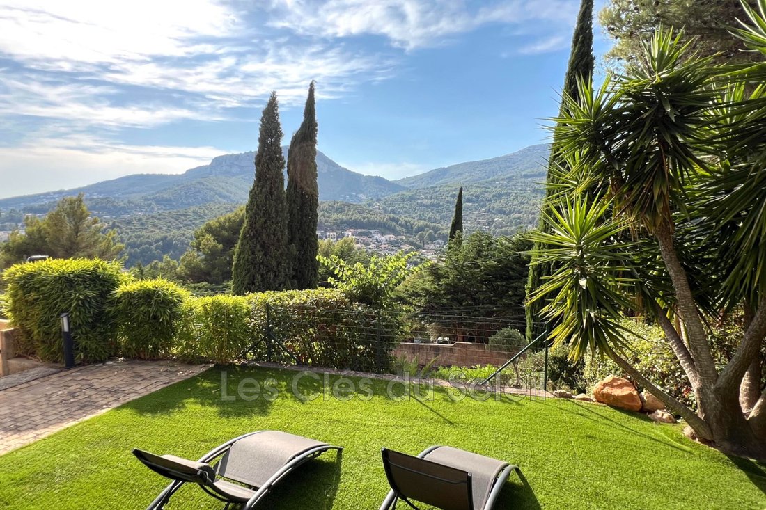 Villa in Le Revest-les-Eaux, Provence-Alpes-Côte d'Azur, France 2 - 18481661