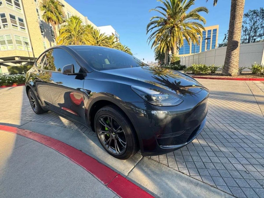 Suv in Newport Beach, CA, United States 3 - 18481728