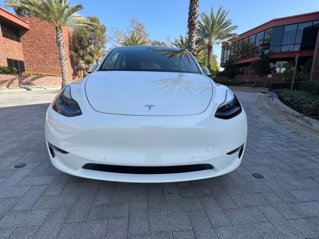 Suv in Newport Beach, CA, United States 2 - 18481726