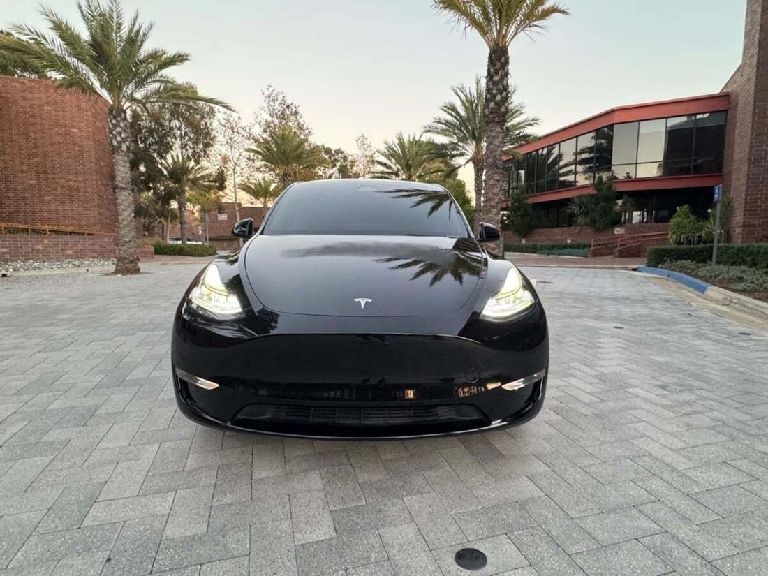 Suv in Newport Beach, CA, United States 2 - 18481740