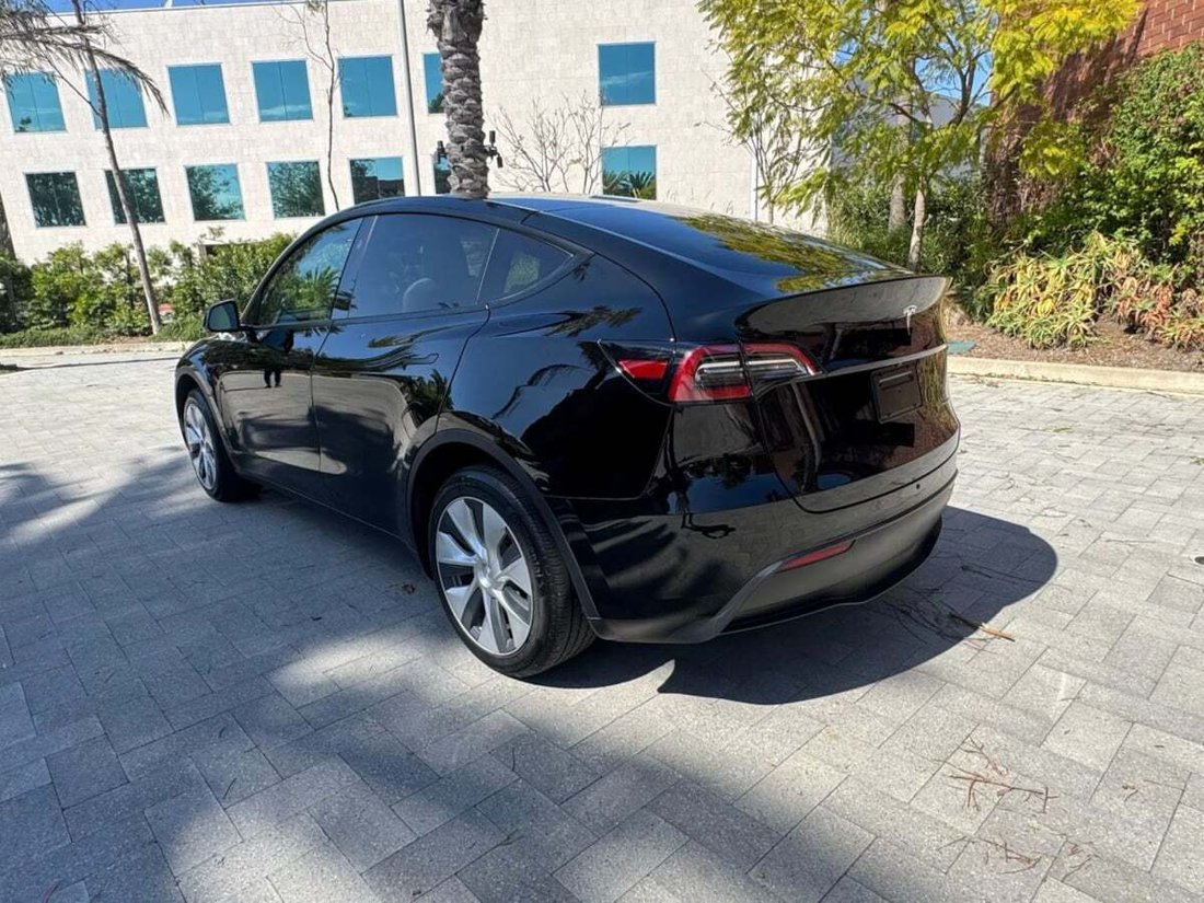 Suv in Newport Beach, CA, United States 5 - 18481732