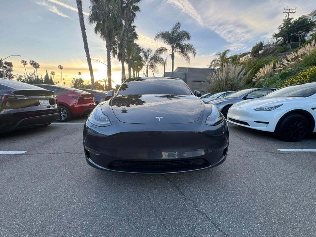 Suv in Newport Beach, CA, United States 2 - 18481745
