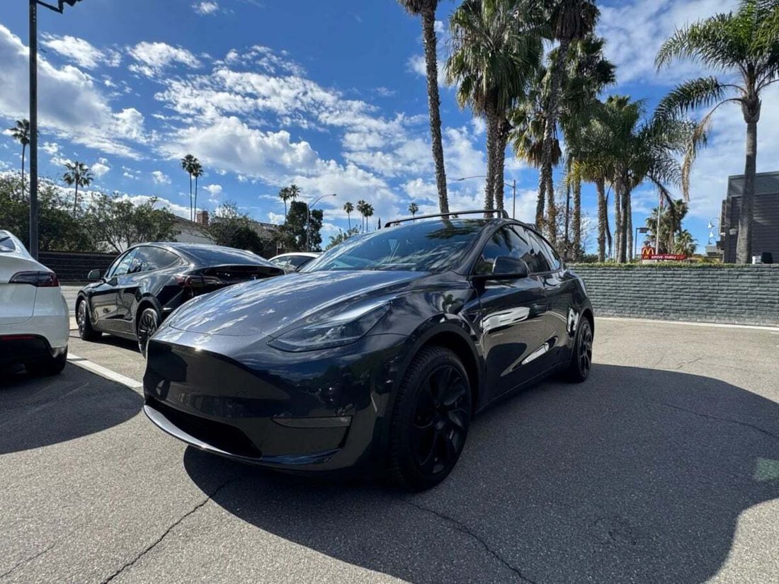 Suv in Newport Beach, CA, United States 4 - 18481730