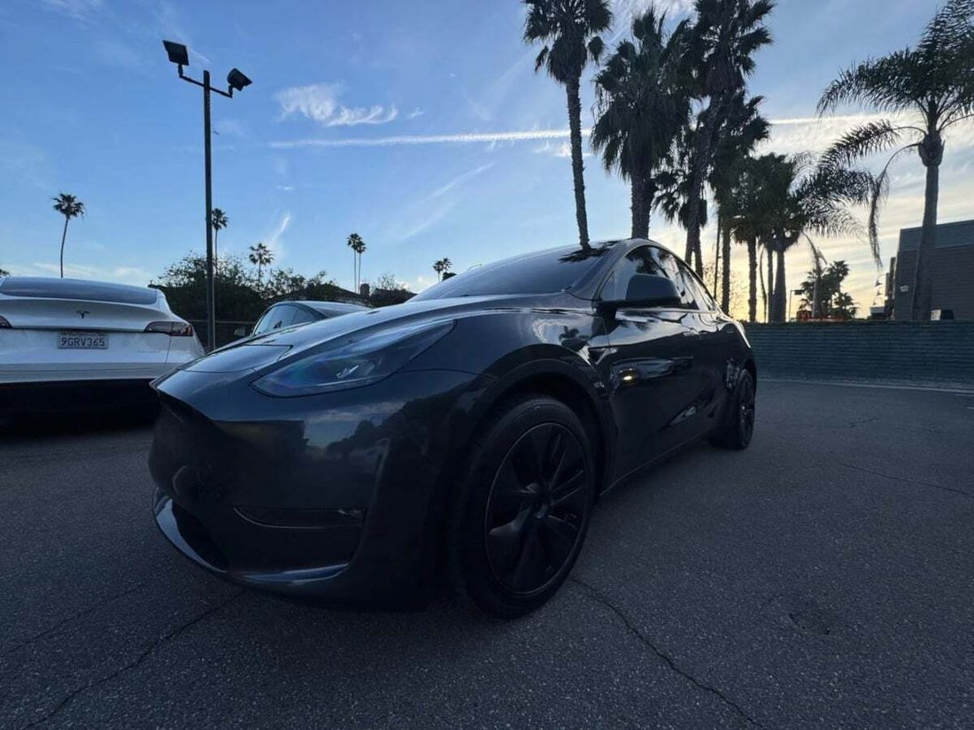 Suv in Newport Beach, CA, United States 3 - 18481745