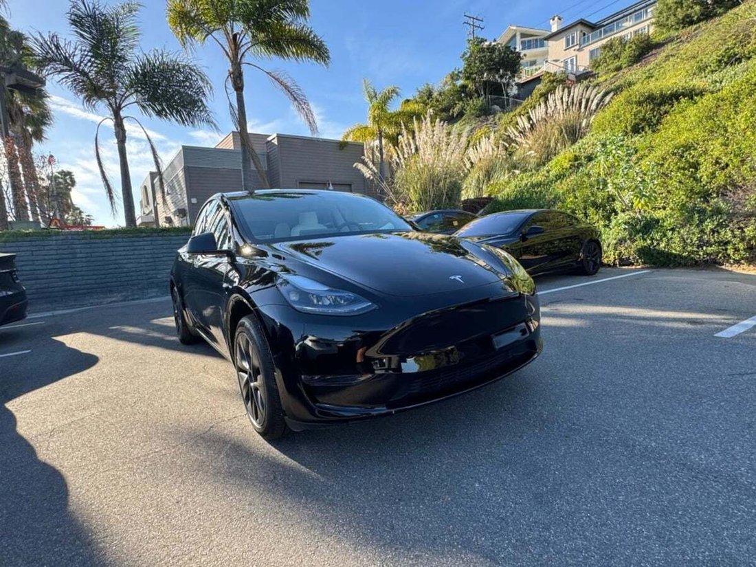 Suv in Newport Beach, CA, United States 3 - 18481734