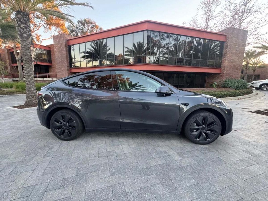 Suv in Newport Beach, CA, United States 4 - 18481742