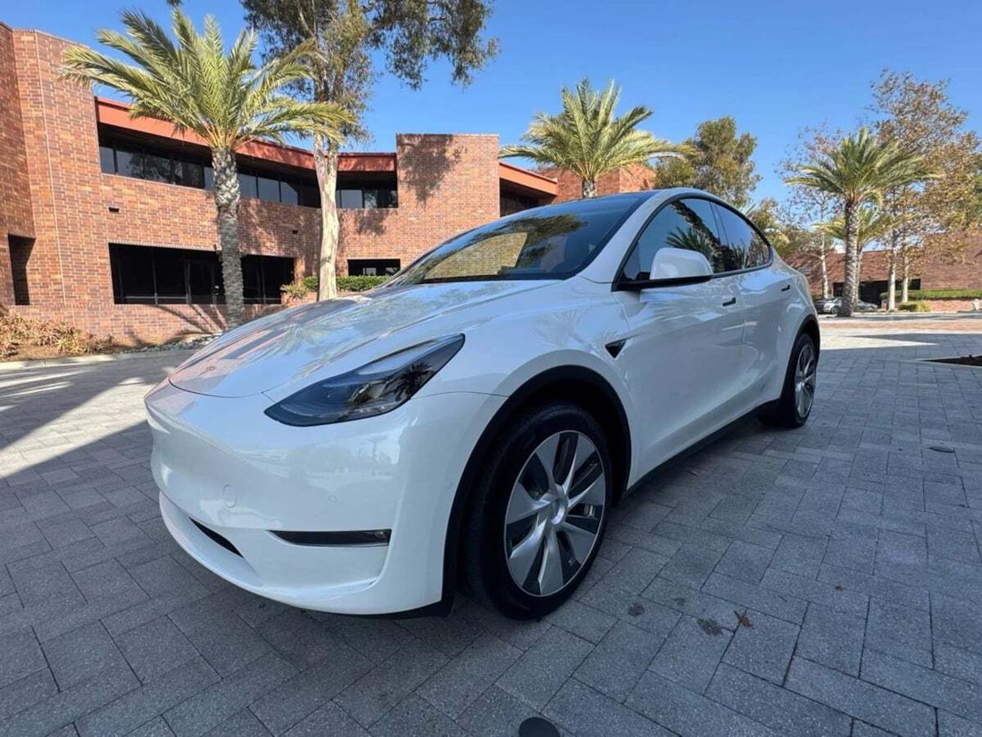 Suv in Newport Beach, CA, United States 3 - 18481726