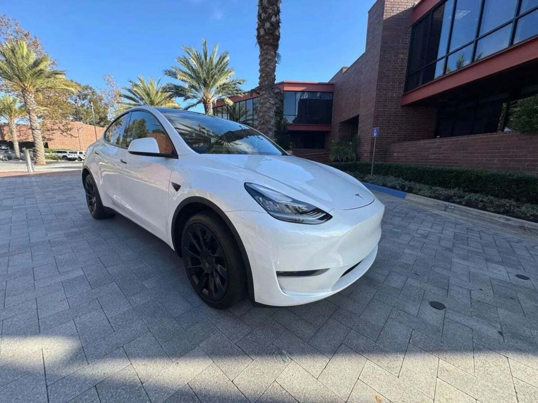 Suv in Newport Beach, CA, United States 3 - 18481737