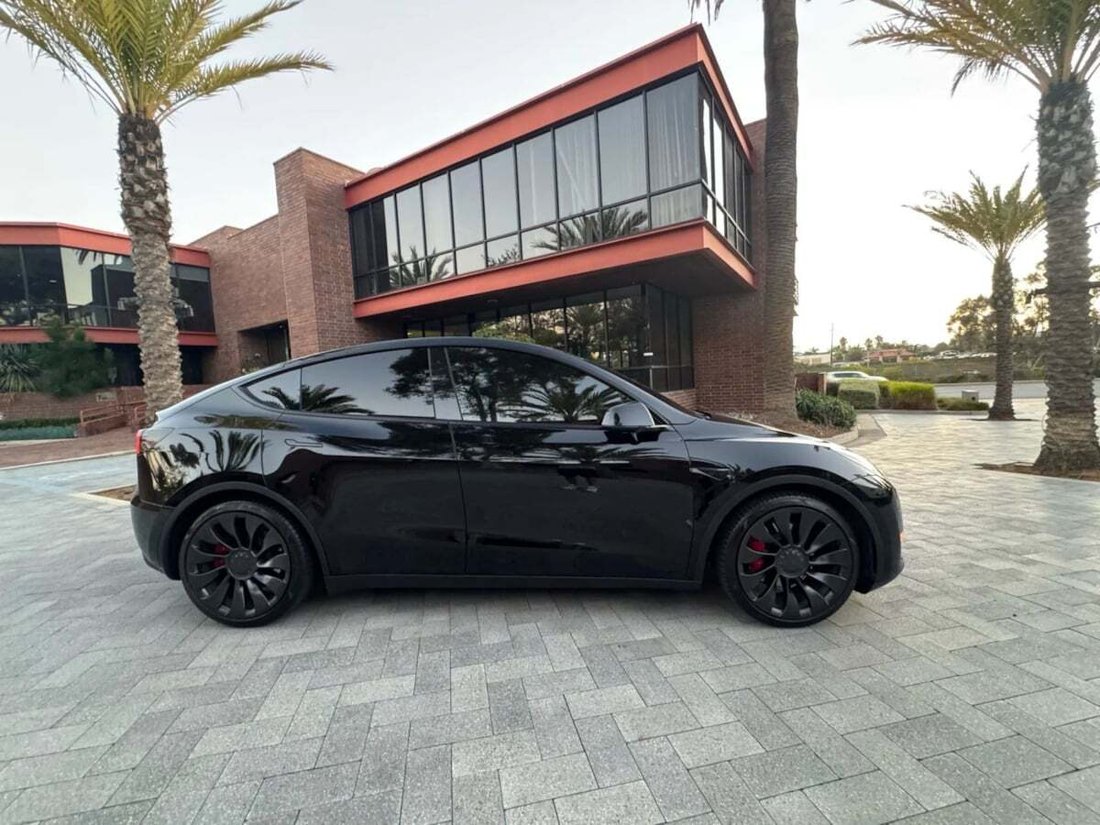 Suv in Newport Beach, CA, United States 5 - 18481740