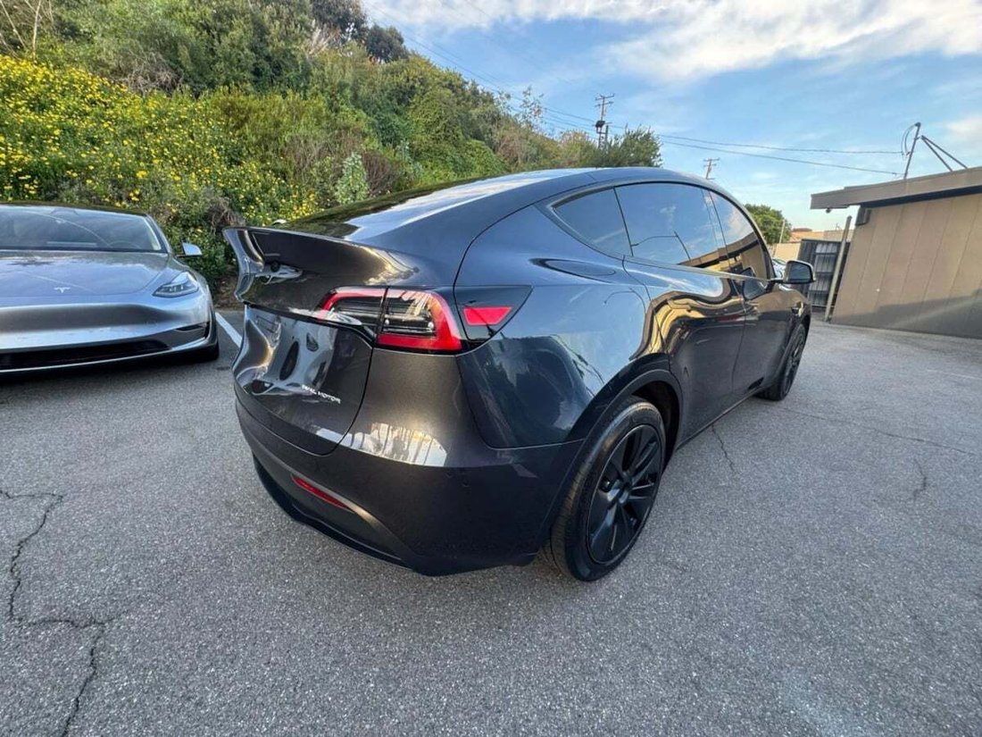 Suv in Newport Beach, CA, United States 5 - 18481745
