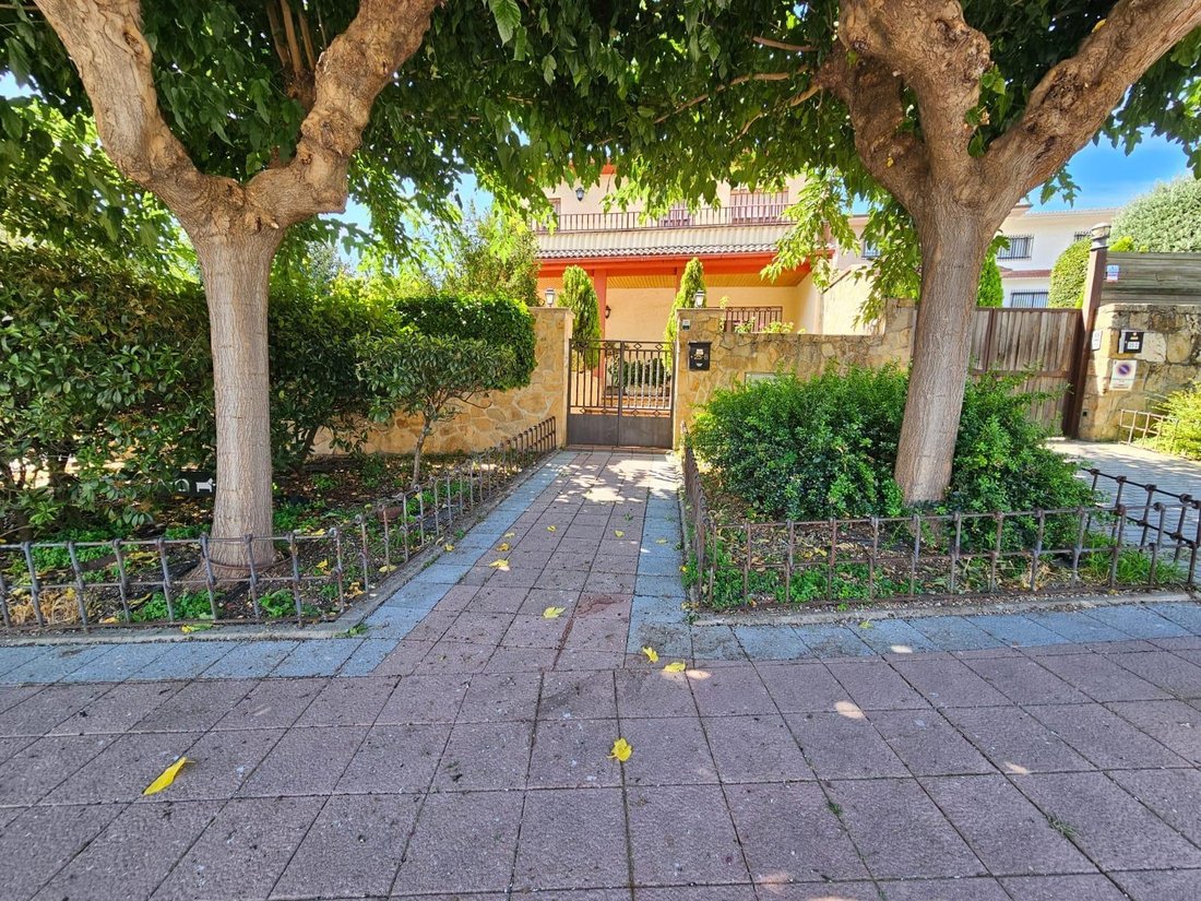 Villa in El Molar, Comunidad de Madrid, Spain 1 - 18126017