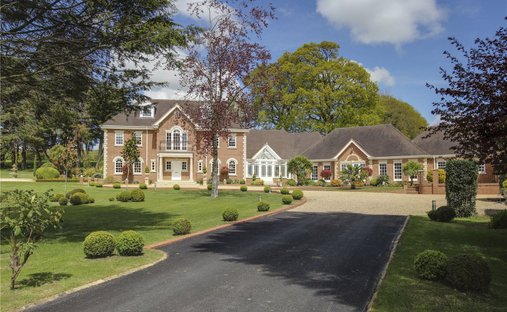 House in Watersfield, England 1
