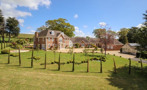 House in Watersfield, England 1