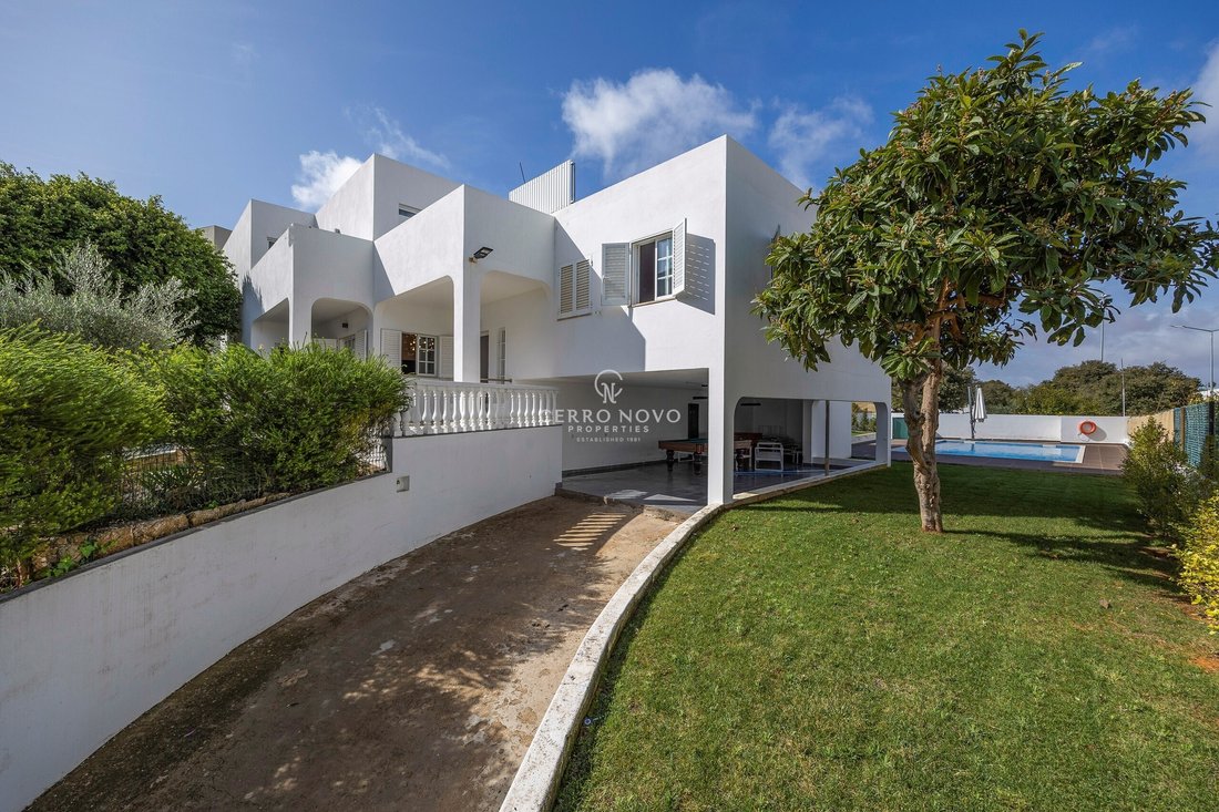 Villa in Olhos de Agua, Algarve, Portugal 1 - 18481867